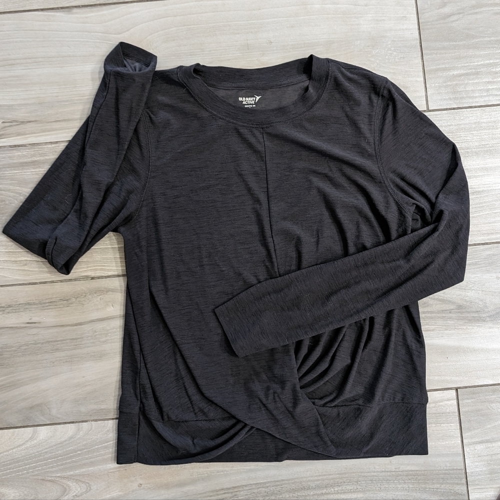 2/$20 Old Navy Active Breathe On Lightweight Long Sleeve w/ a Front Criss Cross